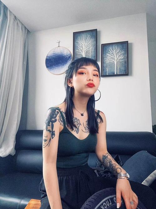 puypuychen视频 视频美妆穿搭等内容